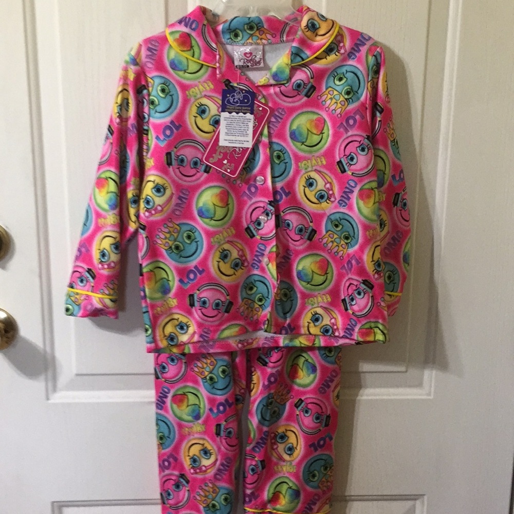 Girls Flannel Pajamas EMOJI PRINT Size 4 NWT
